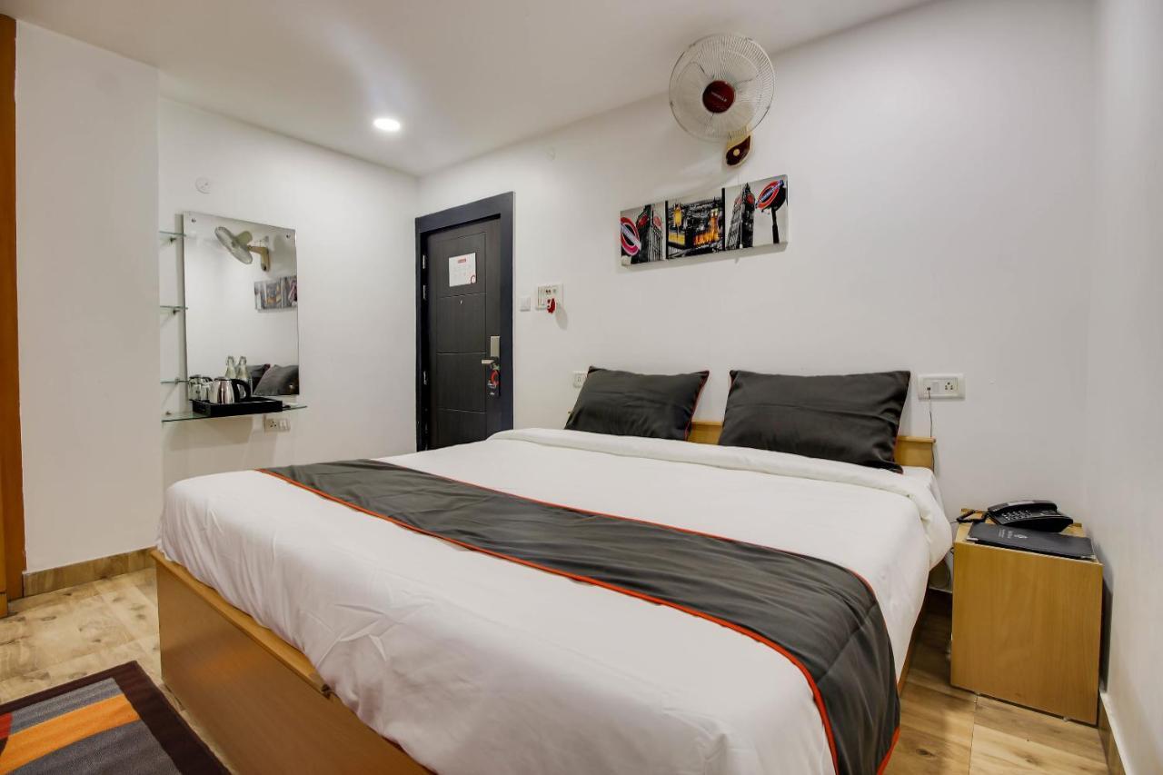 Oyo 2794 Hotel Plaza Inn กูวาฮาติ ภายนอก รูปภาพ
