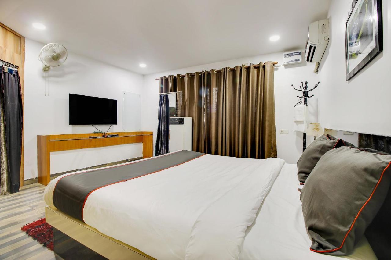 Oyo 2794 Hotel Plaza Inn กูวาฮาติ ภายนอก รูปภาพ